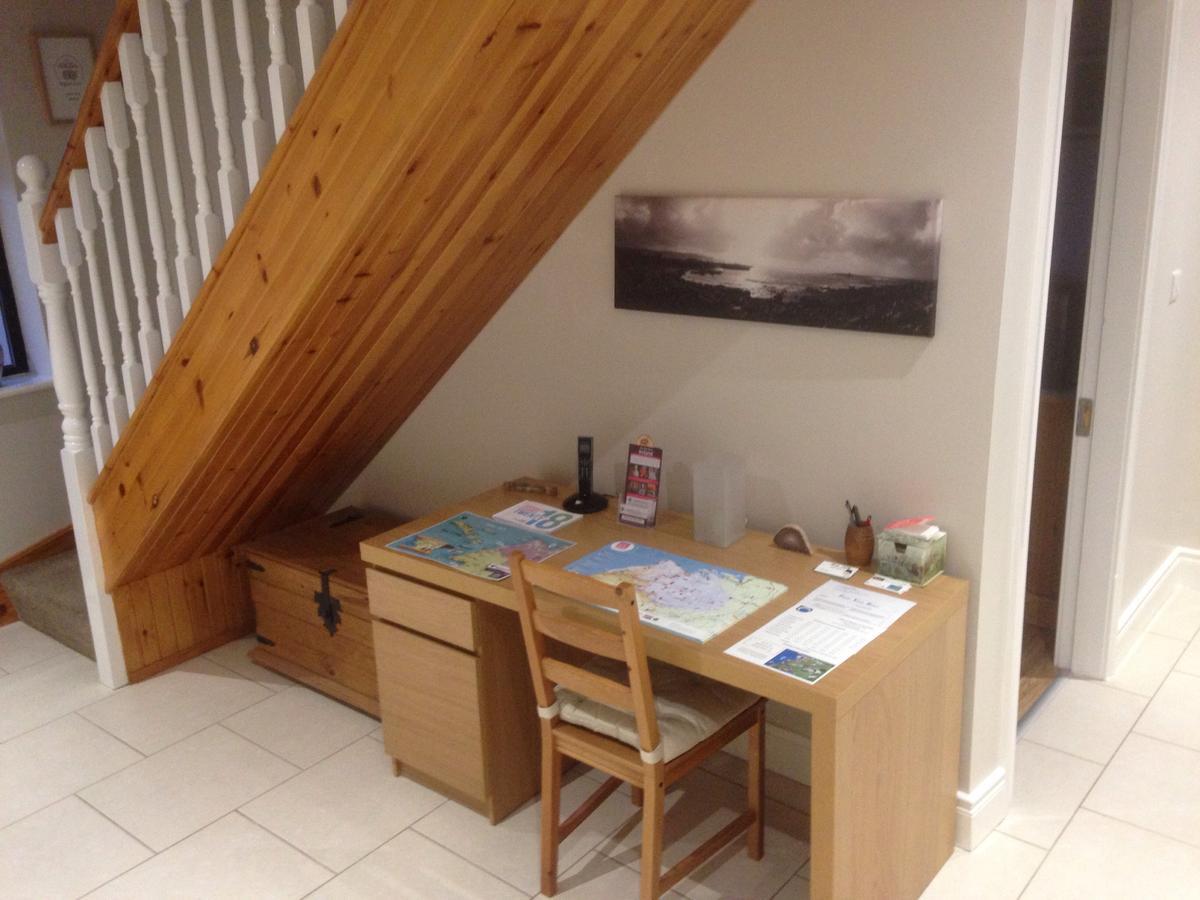 Dale View Bed & Breakfast Лисдунварна Екстериор снимка